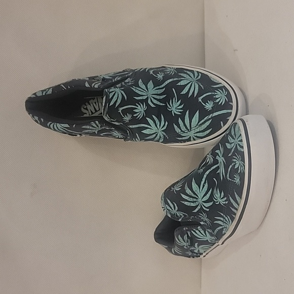 VANS SLIP ON SNEAKERS WITH PALM TREE‎ DESIGN (sz 8.5) - Picture 1 of 6